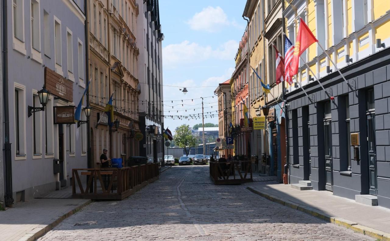 Historic Apartment With Wooden Floors In The Hearth Of Old-Town Riga Exterior photo